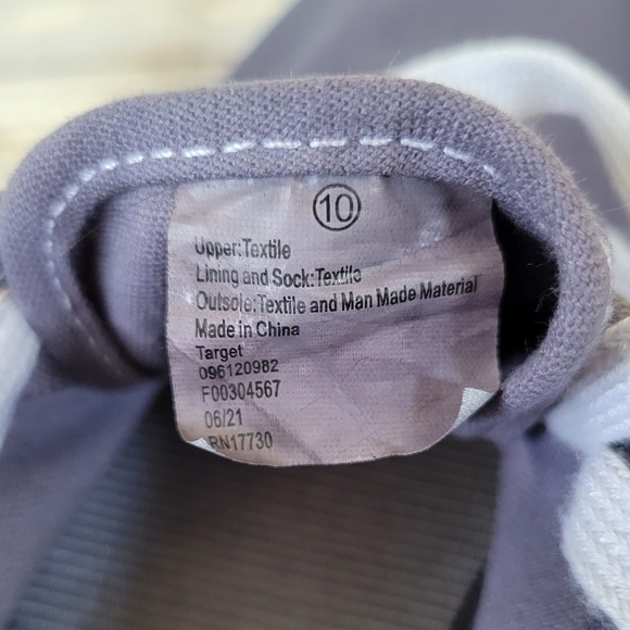 Universal Thread Lavender Purple Lace-Up Low Top Cushioned Sneakers Sz 10 Lunea - Picture 6 of 9